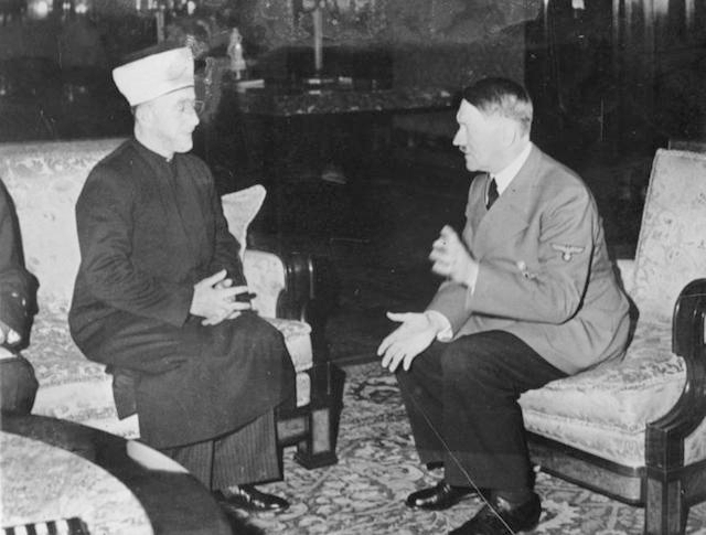 Sayid Amin al-Husseini, the grand mufti of Jerusalem, meets with Adolf Hitler in 1941. (German Federal Archives)