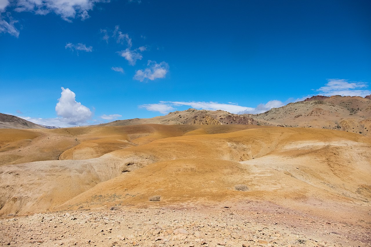 photo of desert mountains