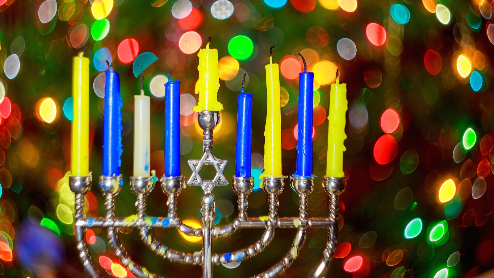Melancolía desbloquear prototipo How Christmas Transformed Hanukkah in America | My Jewish Learning