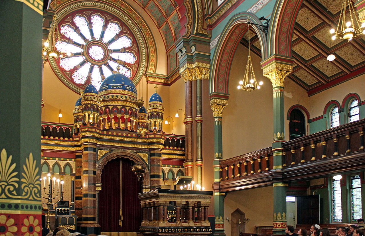 photo of an ornate synagogue sanctuary