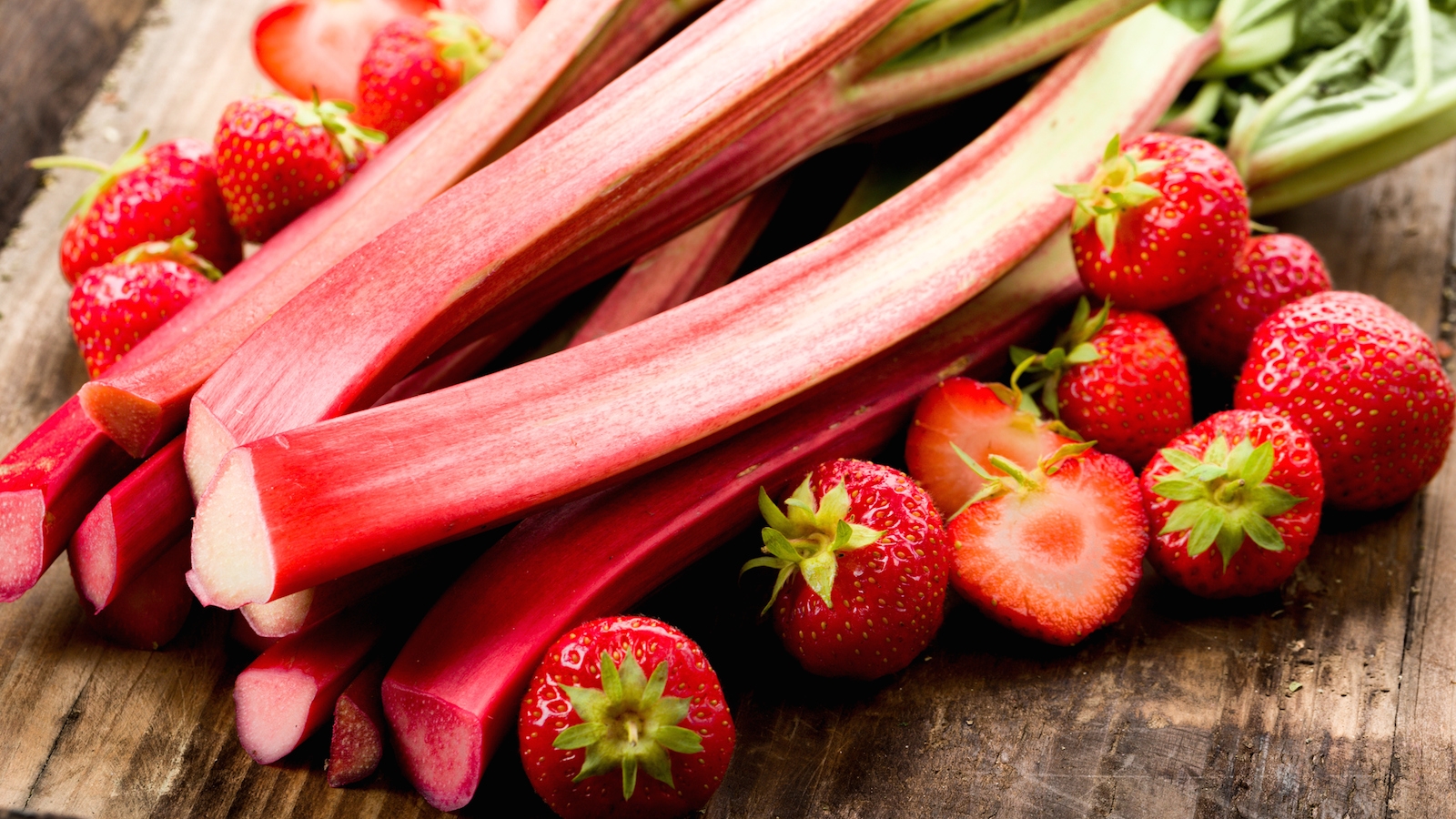 genius kitchen strawberry rhubarb bar