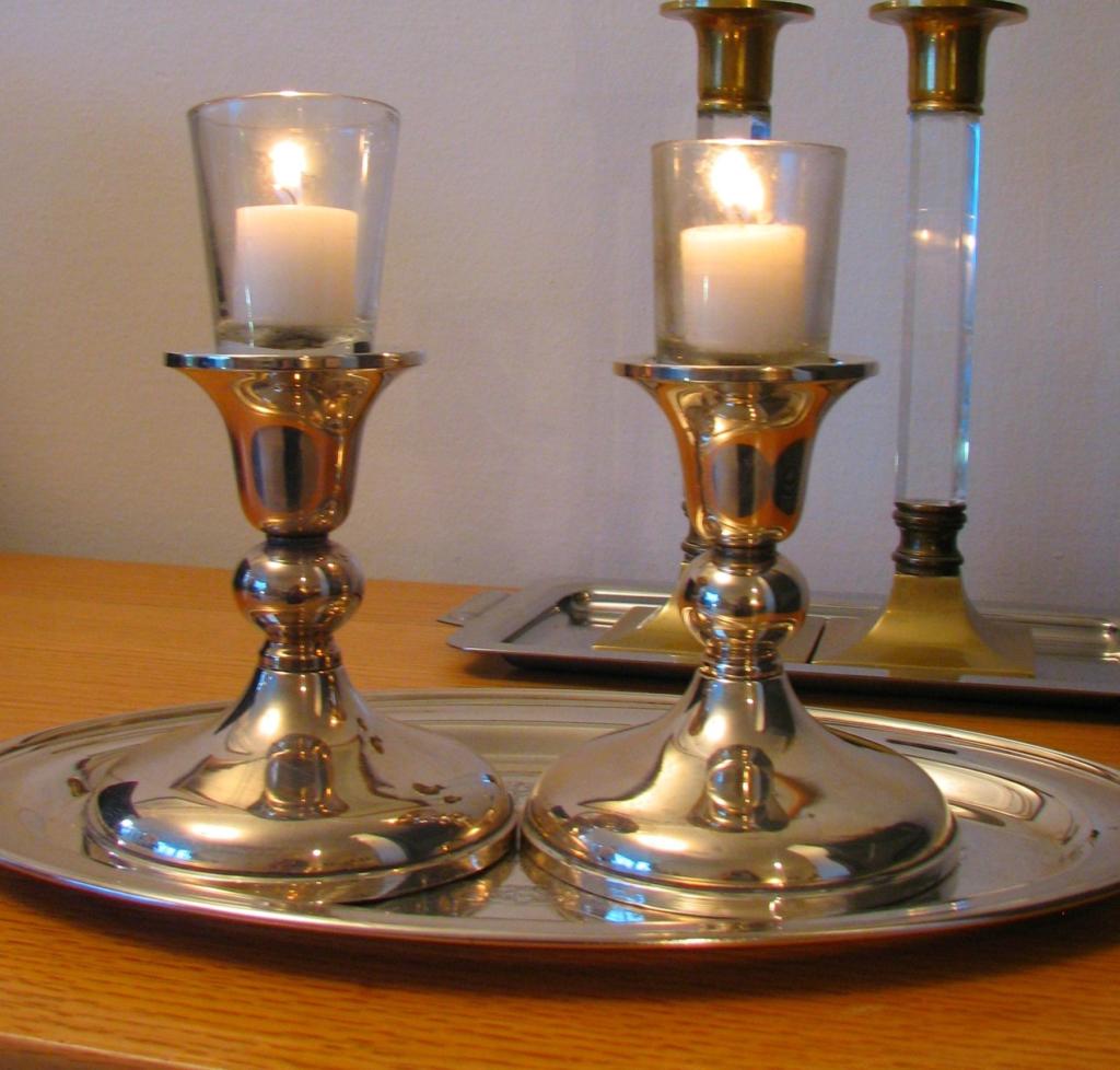 Shabbat Candles Some Womens Customs My Jewish Learning 