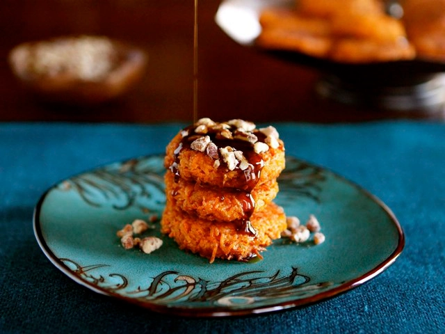 Sweet-Potato-Latkes-with-Brown-Sugar-Syrup-640x480