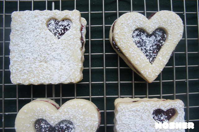 linzer-cookies2-stamp