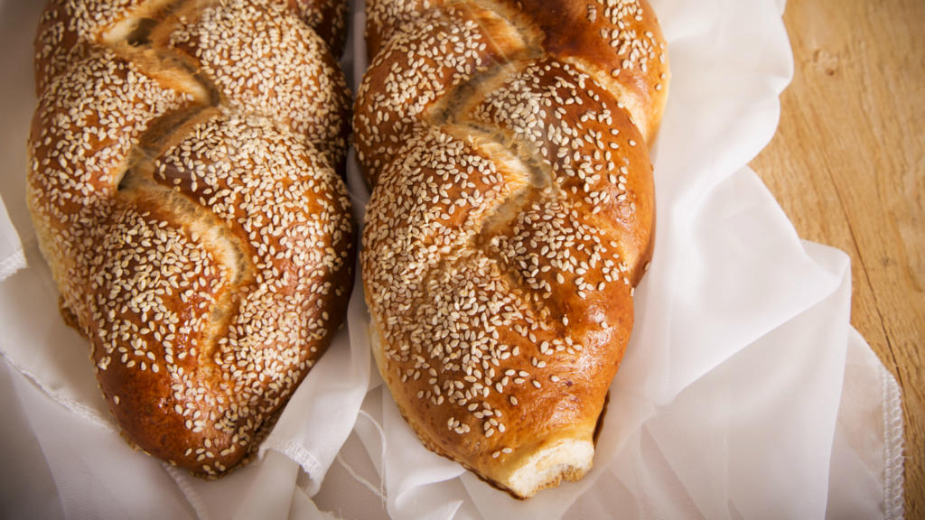 Why Do Jews Eat Challah on Shabbat? | The Nosher