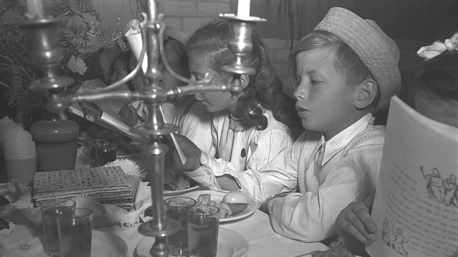 Passover Four Questions Haggadah seder children Israel historic
