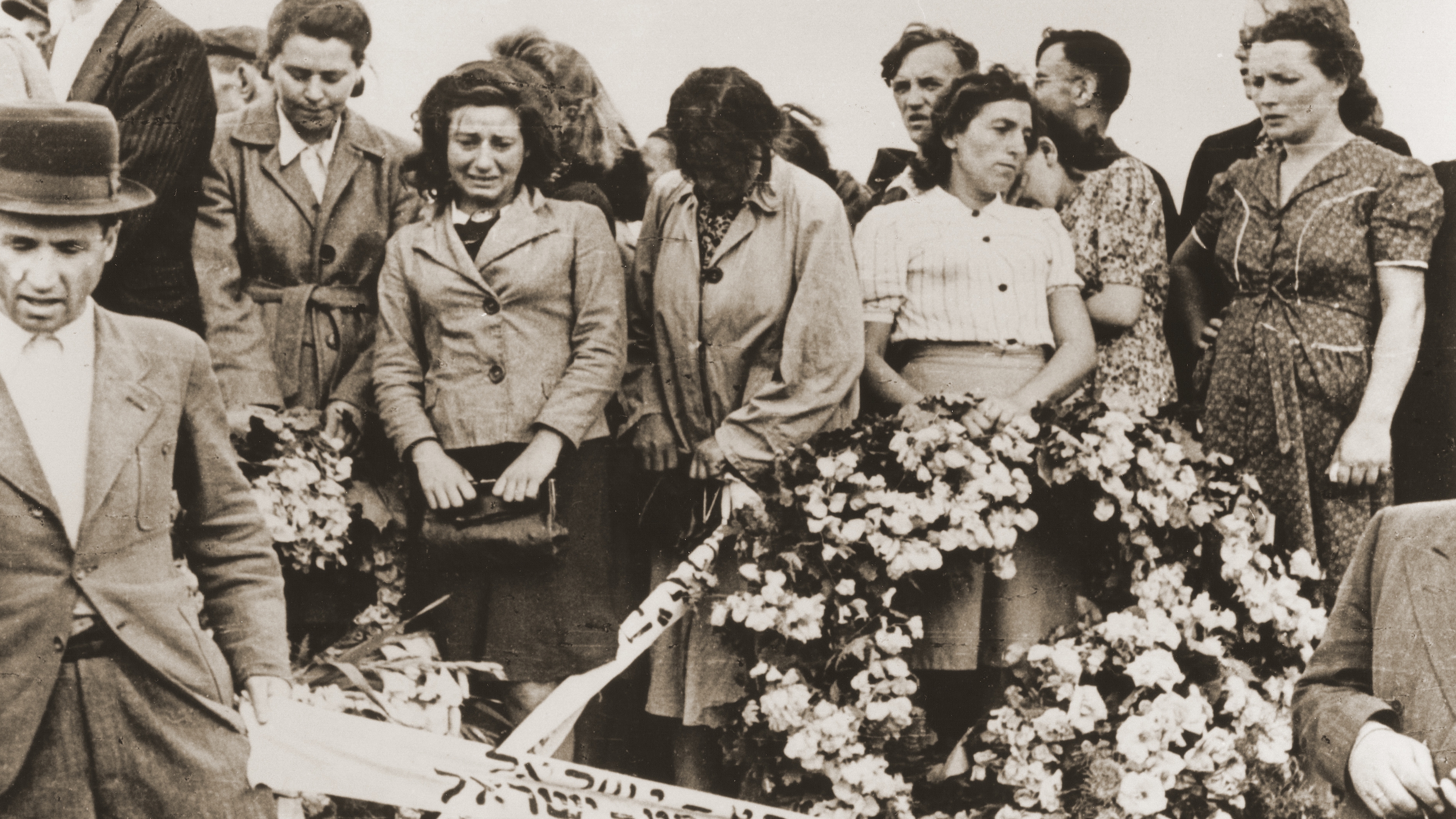 Крокус жертвоприношение евреев. Еврейский погром в Кельце 1946. Еврейском погроме 1946 года в Кельце. Кельце Польша погром 1946.