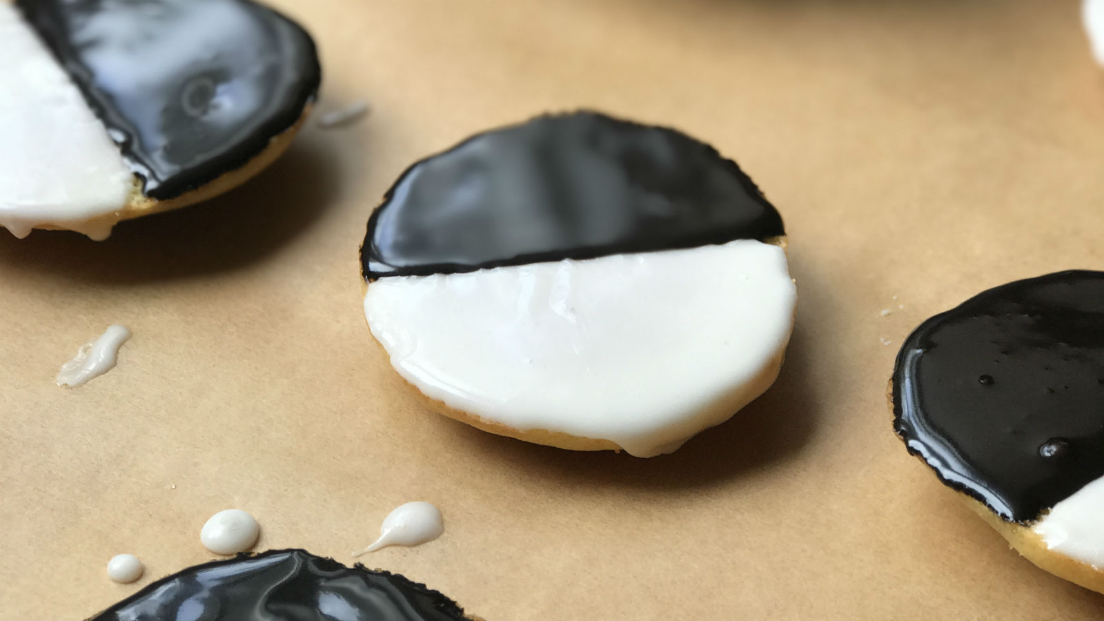 How To Make Black And White Cookies 