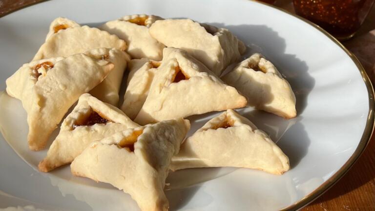 Vegan hamantaschen for Purim with jam