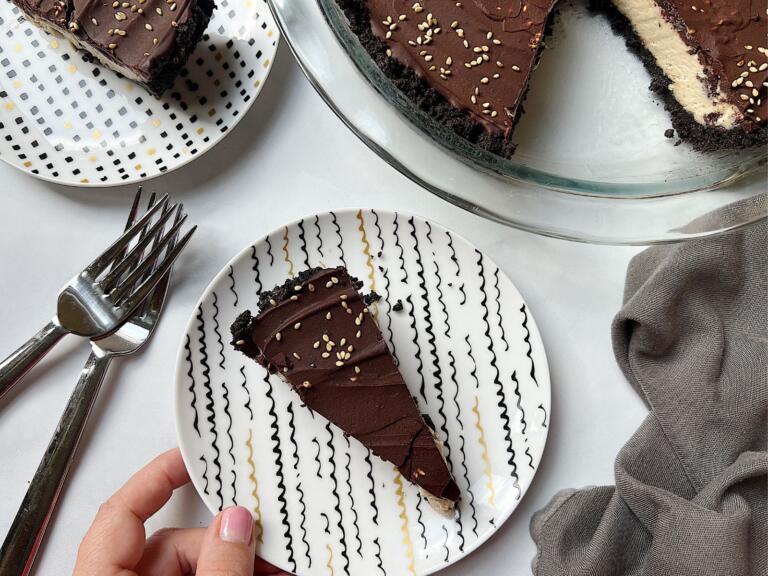 Chocolate tahini pie