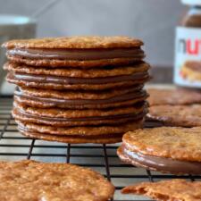Lace Cookies with Nutella