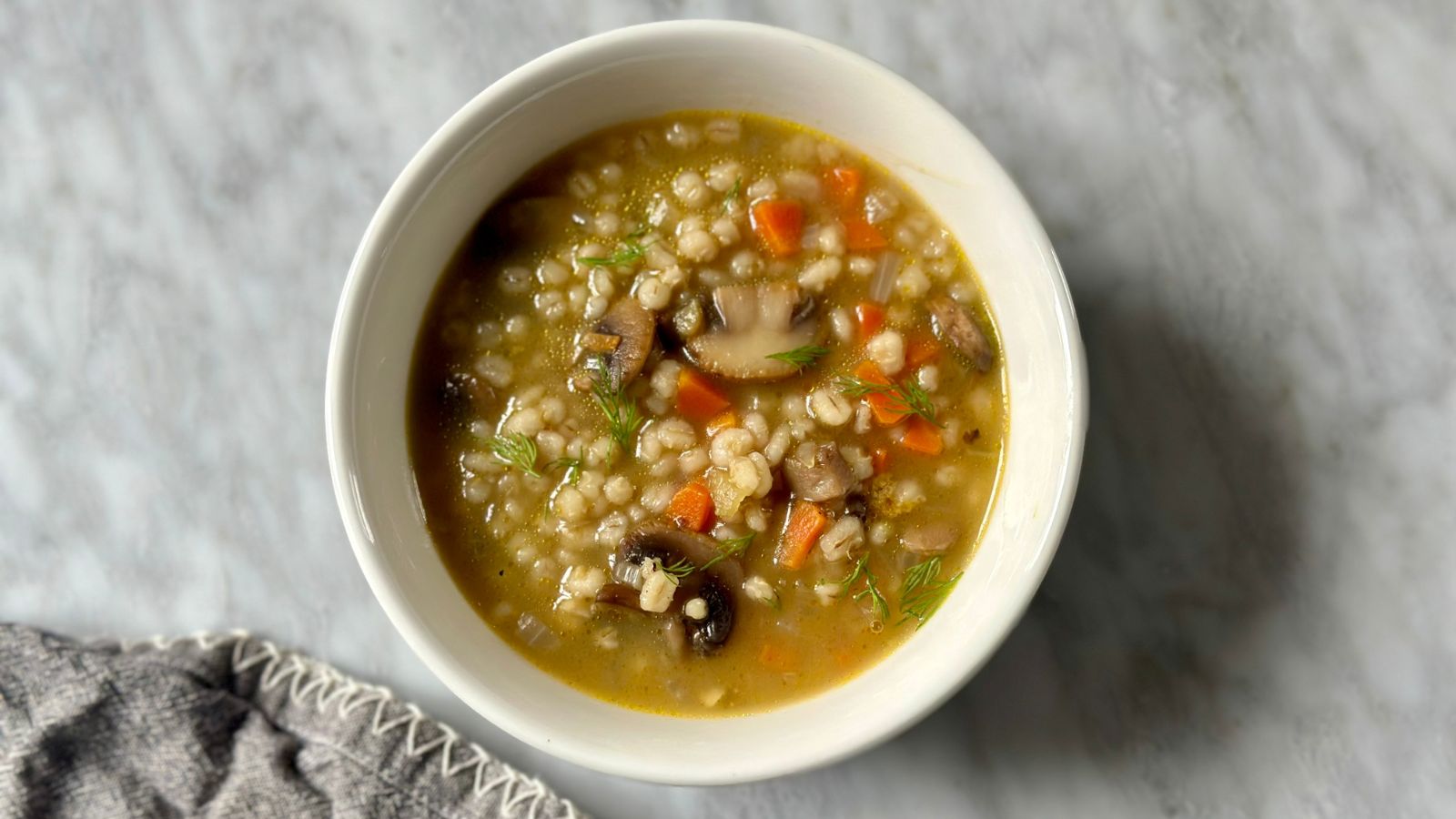 vegetarian mushroom barley soup