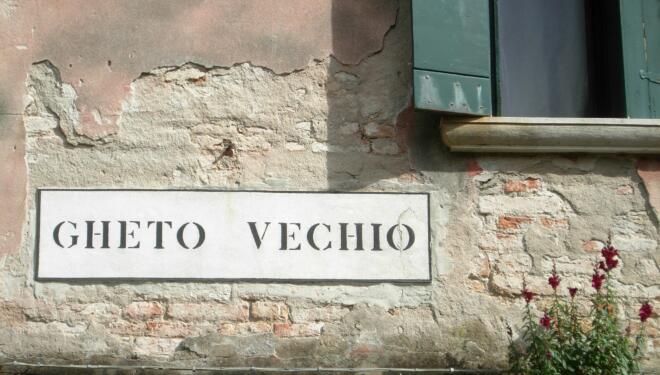 image of a sign that reads 'Gheto Vechio'