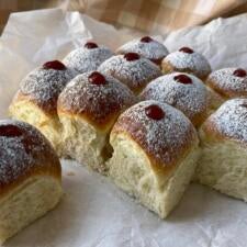 Pull-Apart Sufganiyot Cake