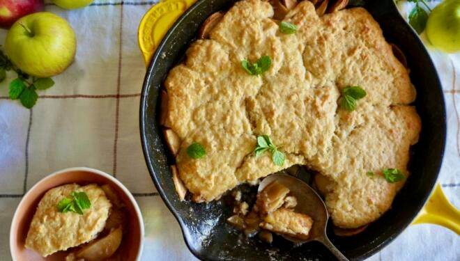 Easy apple cobbler recipe for the Jewish new year