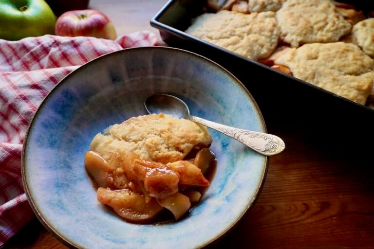 Easy apple cobbler recipe for fall